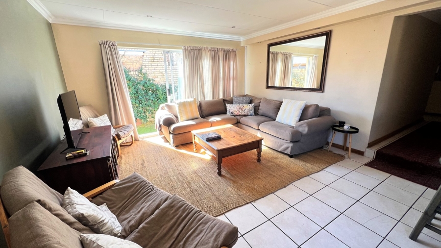 3 Bedroom Property for Sale in Langenhovenpark Free State